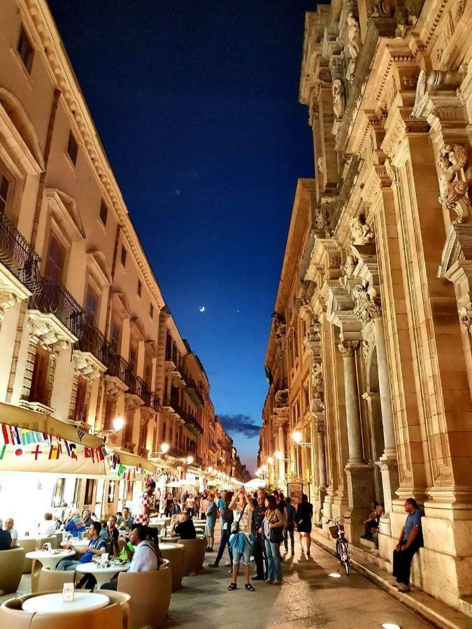 B&B 36 Passi Dal Mare Trapani Buitenkant foto